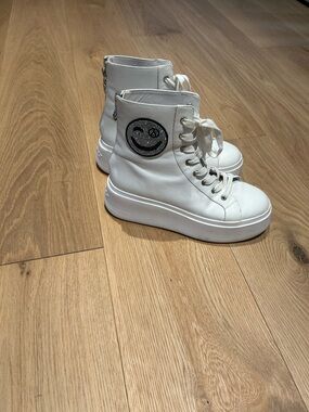 Wishbone Collection Platform Sneakers with rhinestone-embellished smiley face
